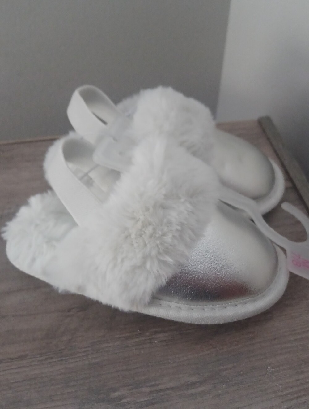 Cat & Jack fur Lined Slippers Sz 7/8 Infants